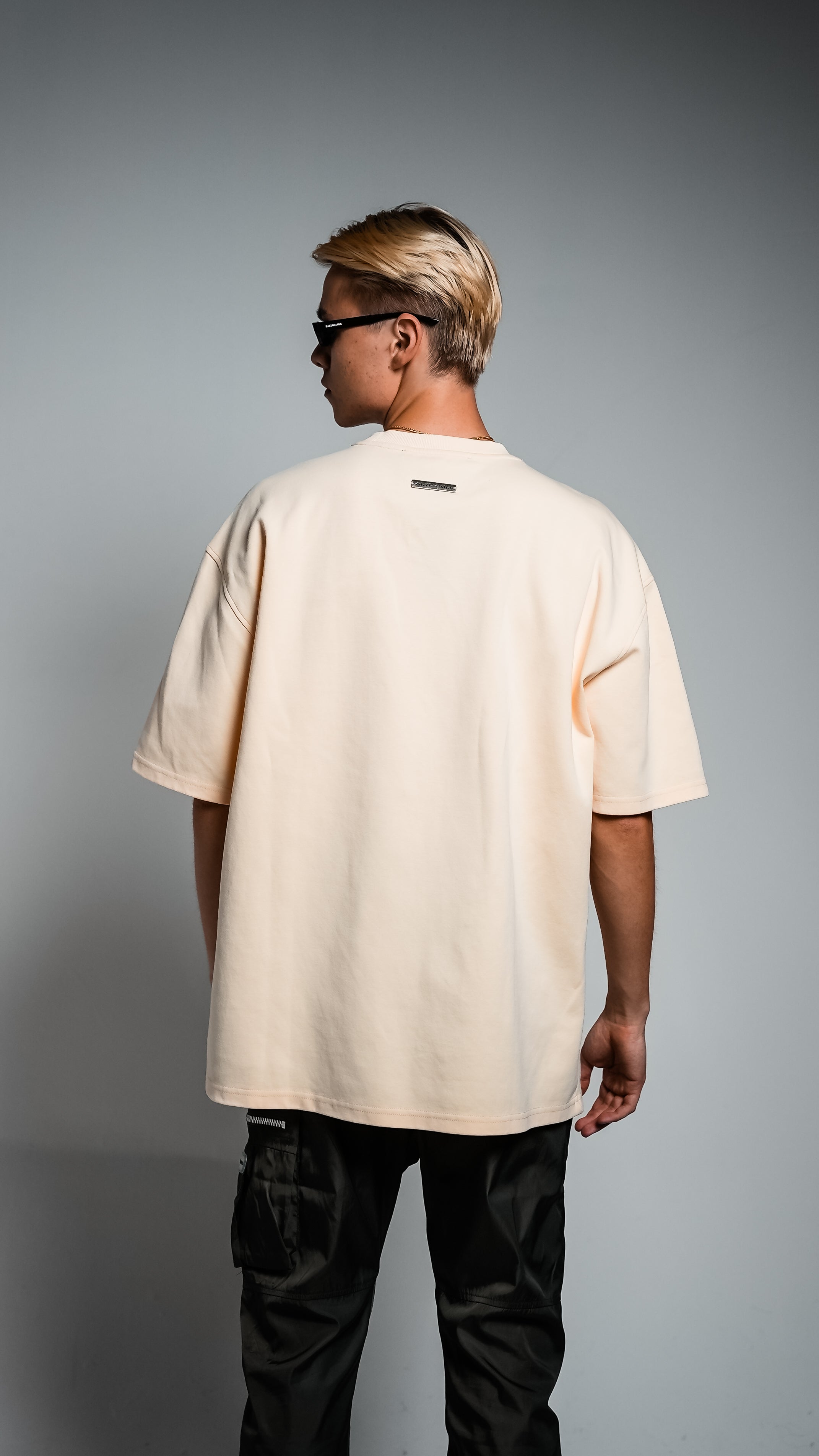 ||| cream yellow